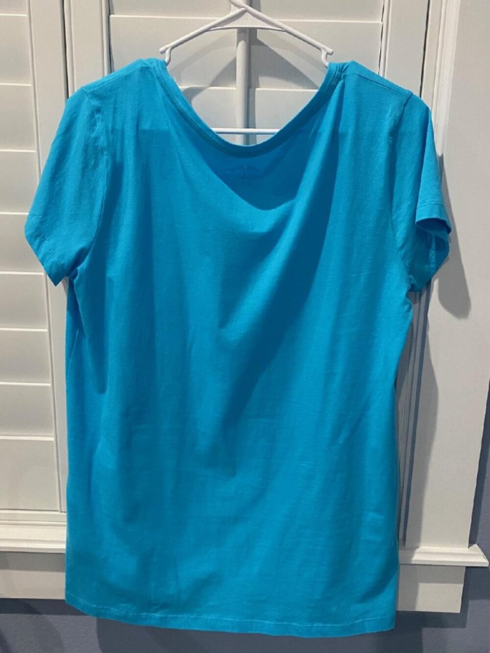 Lilly Pulitzer Etta V-Neck Top Like New (worn once) - Picture 4 of 4